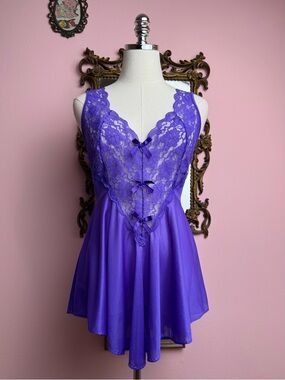 Vintage 90’s Adonna Purple Lace Bow V Shaped Skirt Lingerie Nightie Dress Medium